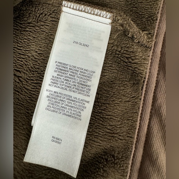 Mountain Hardware Jacket - Picture 5 of 13